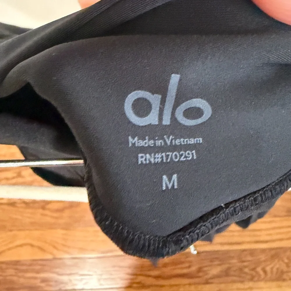 ALO Yoga NWT Black Pleated Mini Skirt